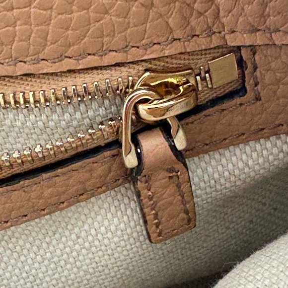 Gucci SoHo Disco GG Crossbody Flap Camelia Beige bag - Picture 12 of 16